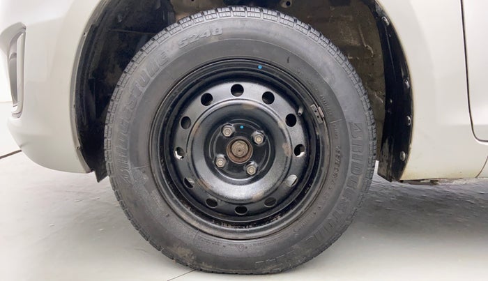 2015 Maruti Swift VXI D, Petrol, Manual, 55,948 km, Left Front Wheel