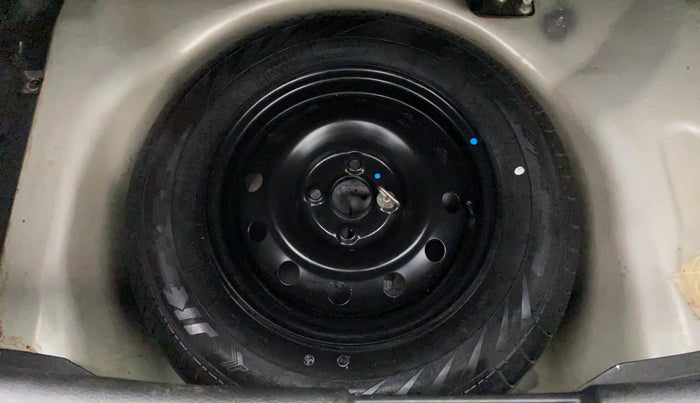 2015 Maruti Swift VXI D, Petrol, Manual, 55,948 km, Spare Tyre