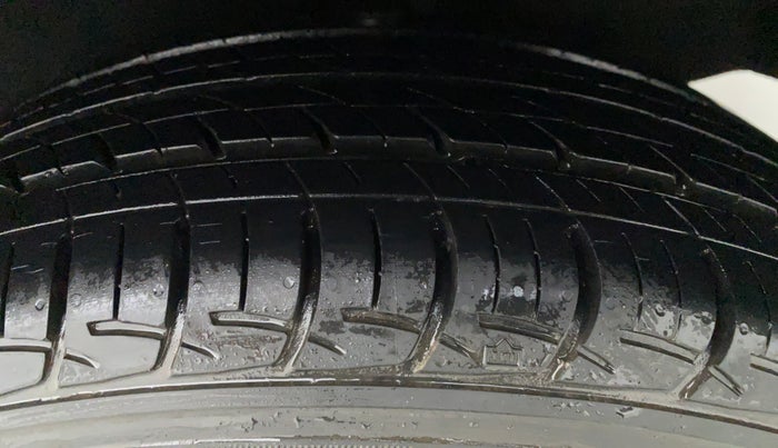 2018 Maruti Baleno DELTA PETROL 1.2, Petrol, Manual, 11,586 km, Left Front Tyre Tread
