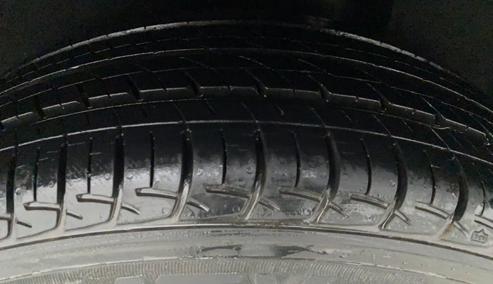 2018 Maruti Baleno DELTA PETROL 1.2, Petrol, Manual, 11,586 km, Right Front Tyre Tread