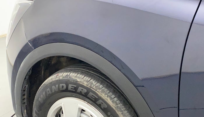 2022 Mahindra XUV700 MX P MT 5 STR, Petrol, Manual, 19,621 km, Left fender - Slightly dented