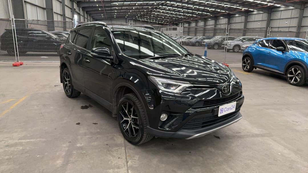 2018 Toyota RAV4 Gxl (4x4), Automatic, 90989 km, Right Front Diagonal (45- Degree) View
