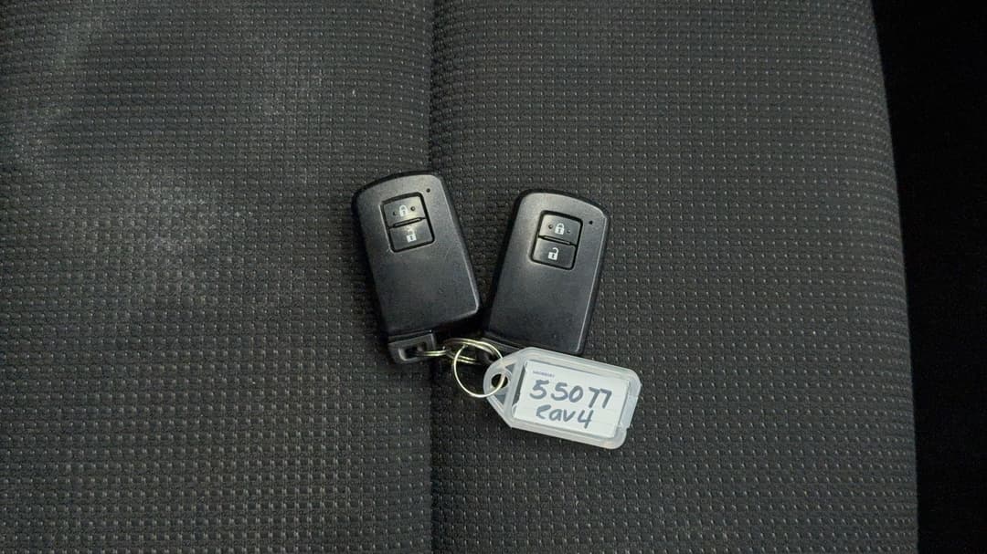2018 Toyota RAV4 Gxl (4x4), Automatic, 90989 km, Key Close-up