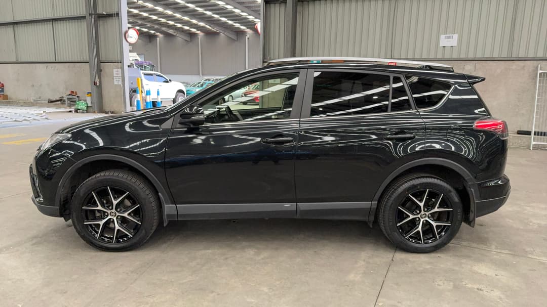 2018 Toyota RAV4 Gxl (4x4), Automatic, 90989 km, Left Side View