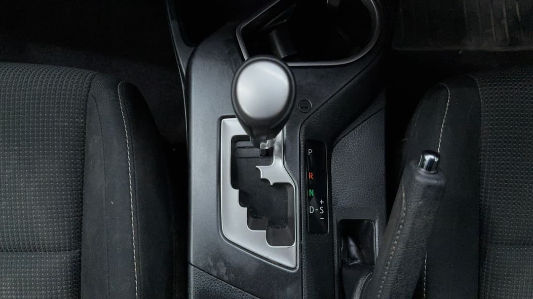 2018 Toyota RAV4 Gxl (4x4), Automatic, 90989 km, Gear Lever 