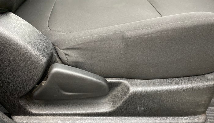 2022 Renault Kwid RXL, Petrol, Manual, 19,926 km, Driver Side Adjustment Panel