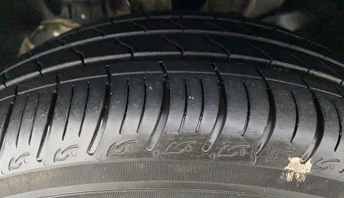 2018 Tata Tiago XZA 1.2 REVOTRON, CNG, Automatic, 33,229 km, Left Front Tyre Tread