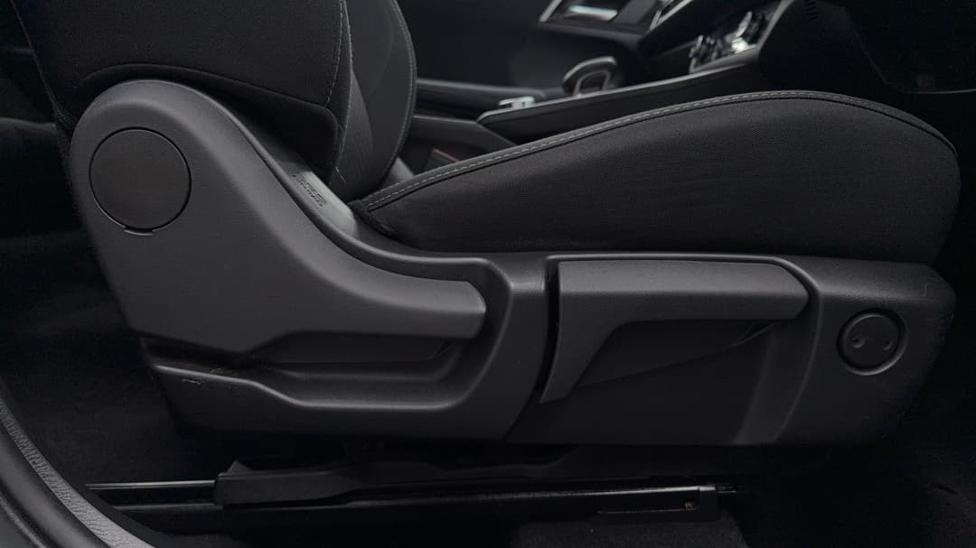 2024 Mitsubishi Outlander Es 7 Seat (2WD), Automatic, 62214 km, Drivers Side Adjustment Panel