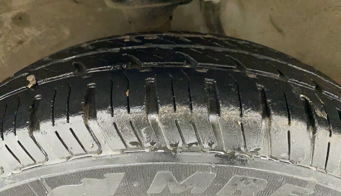 2013 Maruti Alto 800 LXI CNG, CNG, Manual, 72,895 km, Left Front Tyre Tread