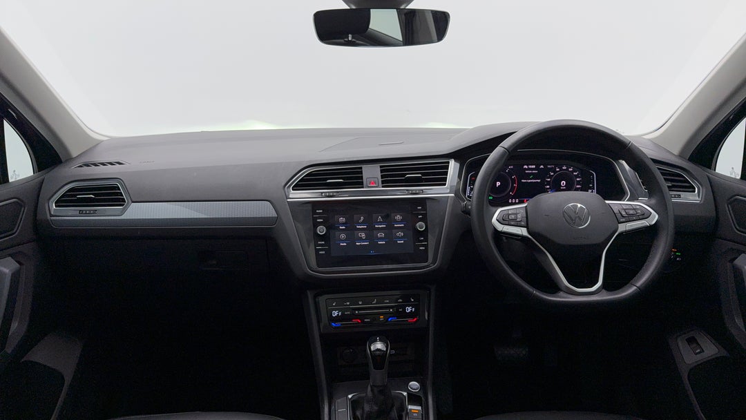 2021 Volkswagen Tiguan 132tsi Life, Automatic, 33821 km, Dashboard View