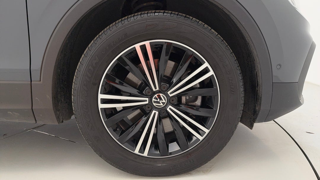 2021 Volkswagen Tiguan 132tsi Life, Automatic, 33821 km, Right Front Wheel
