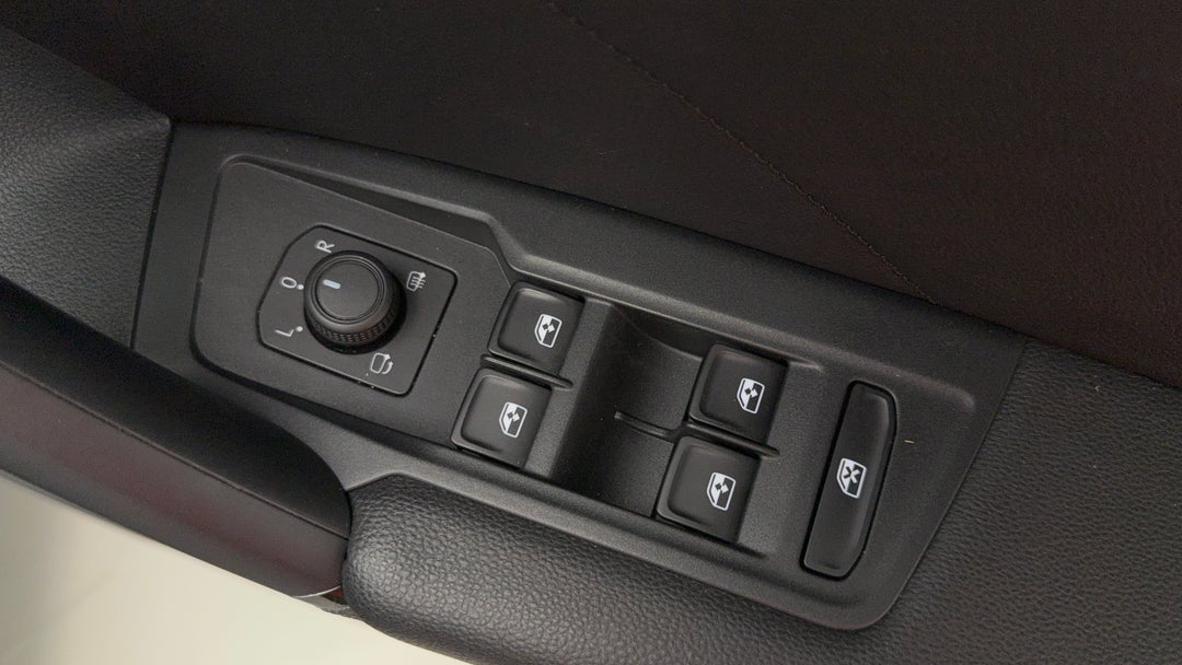 2021 Volkswagen Tiguan 132tsi Life, Automatic, 33821 km, Drivers Side Door Panel Controls