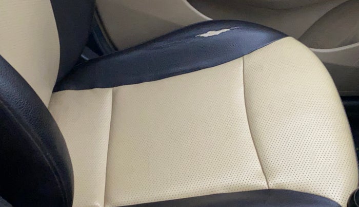 2014 Hyundai Eon ERA +, Petrol, Manual, 85,643 km, Front left seat (passenger seat) - Cover slightly torn