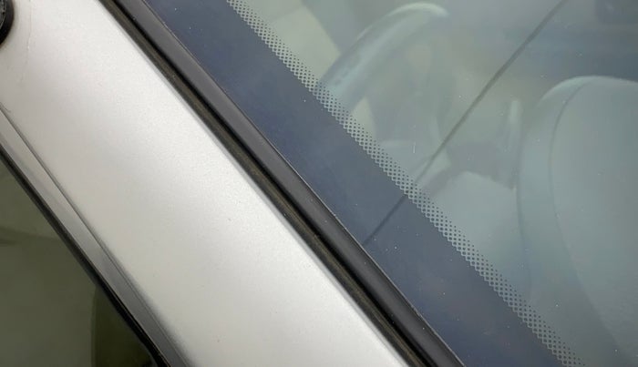 2012 Hyundai Santro Xing GL PLUS, Petrol, Manual, 90,337 km, Right A pillar - Paint is slightly faded