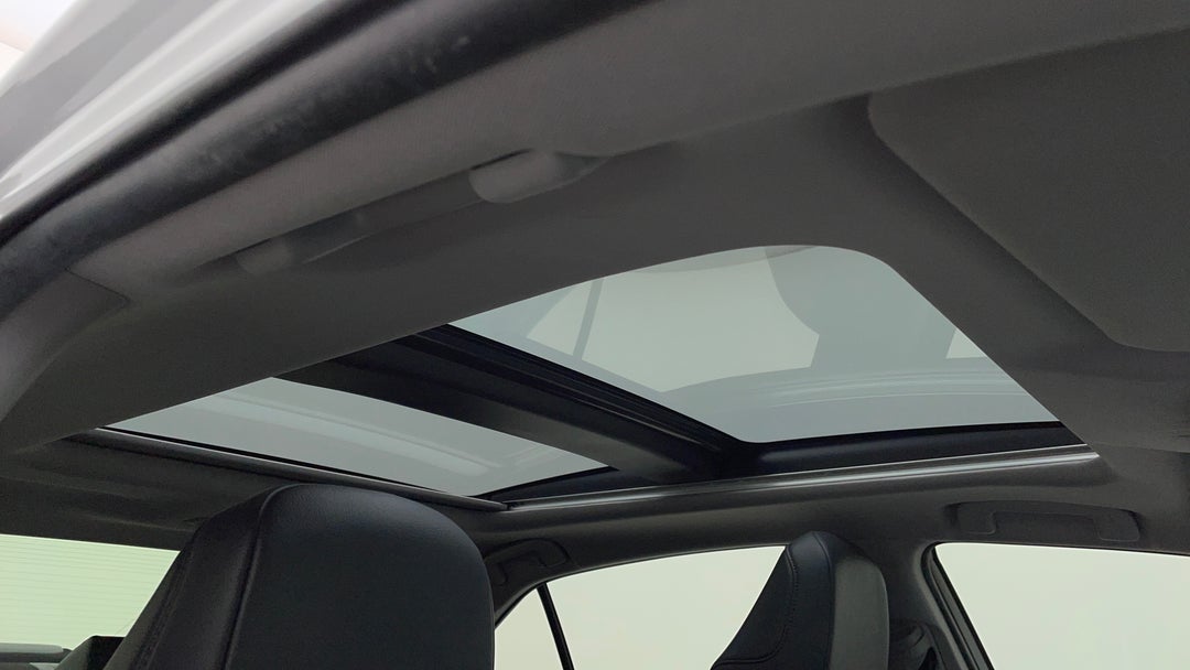 Interior Sunroof/Moonroof