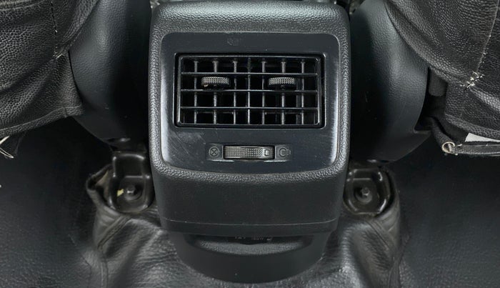 2016 Hyundai Grand i10 ASTA 1.2 KAPPA VTVT, Petrol, Manual, 46,421 km, Rear AC Vents