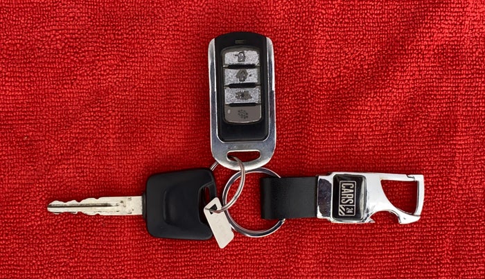 2014 Datsun Go T, Petrol, Manual, 44,994 km, Key Close Up