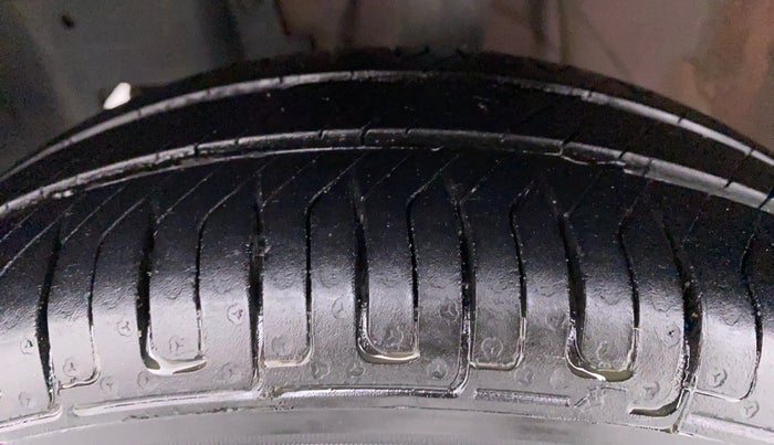 2014 Datsun Go T, Petrol, Manual, 44,994 km, Left Front Tyre Tread