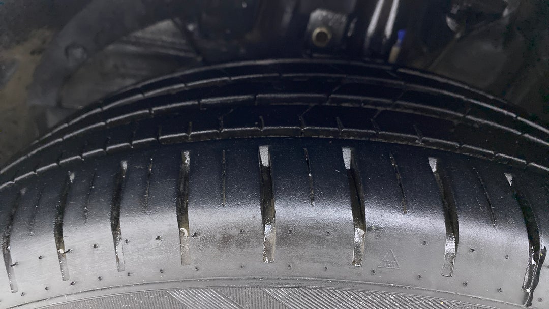 Left Front Tyre Tread