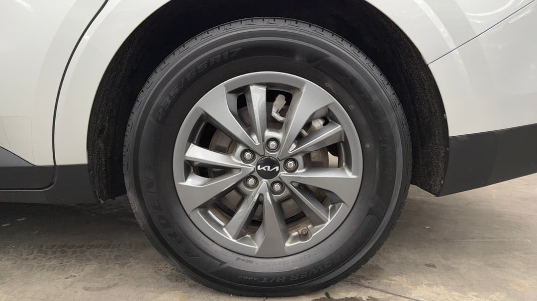 2022 Kia Carnival S, Automatic, 91413 km, Left Rear Wheel