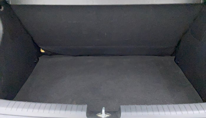 2015 Hyundai Elite i20 MAGNA 1.2, Petrol, Manual, 52,409 km, Boot Inside