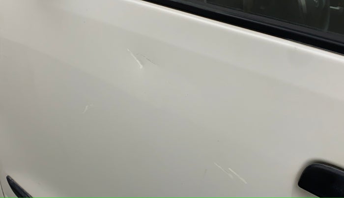 2014 Maruti Wagon R 1.0 LXI, Petrol, Manual, 31,414 km, Front passenger door - Minor scratches