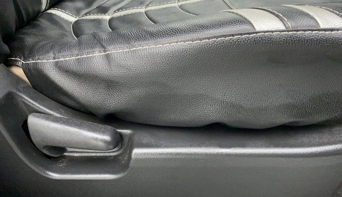 2017 Maruti Wagon R 1.0 LXI CNG, CNG, Manual, 16,506 km, Driver Side Adjustment Panel