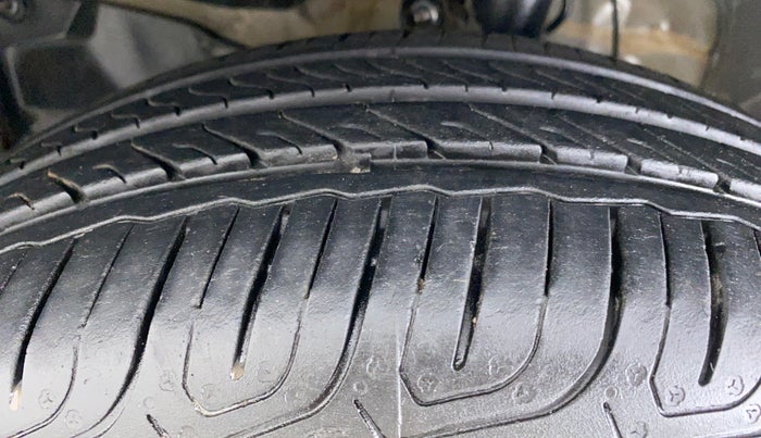 2015 Honda Jazz 1.2 V MT, Petrol, Manual, 34,254 km, Left Front Tyre Tread