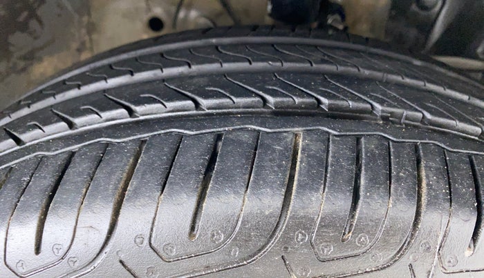 2015 Honda Jazz 1.2 V MT, Petrol, Manual, 34,254 km, Right Front Tyre Tread