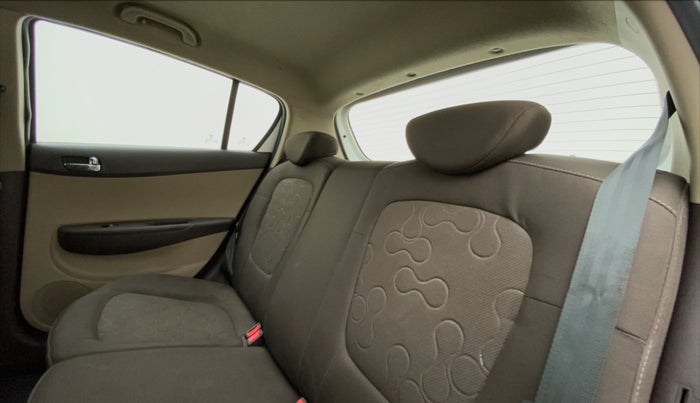 2011 Hyundai i20 SPORTZ 1.2 O, Petrol, Manual, 58,669 km, Right Side Rear Door Cabin