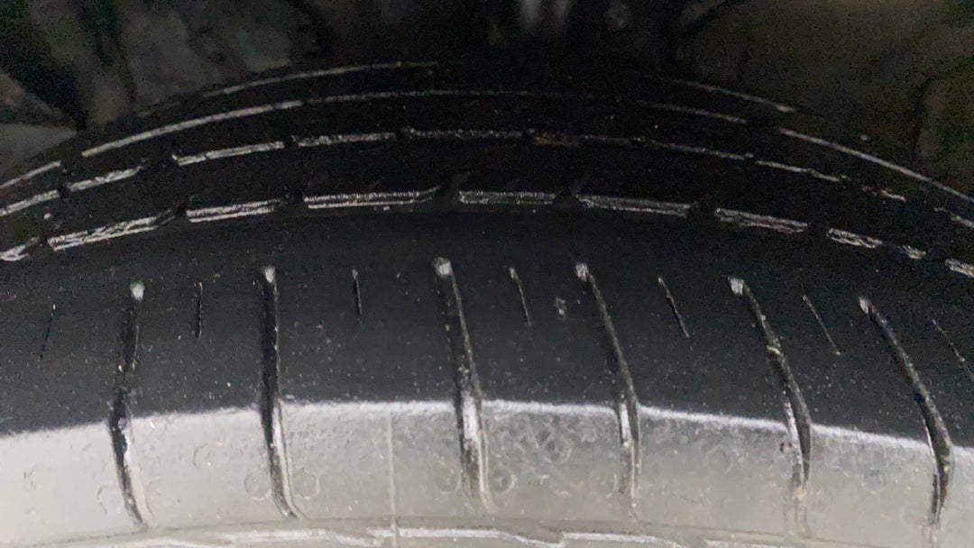 Left Front Tyre Tread