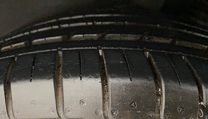 2016 Hyundai Creta SX PLUS 1.6 PETROL, CNG, Manual, 37,051 km, Left Rear Tyre Tread
