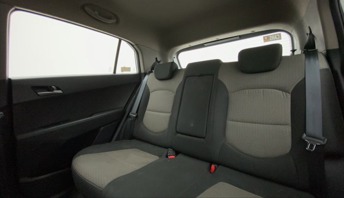 2016 Hyundai Creta SX PLUS 1.6 PETROL, CNG, Manual, 37,051 km, Right Side Rear Door Cabin