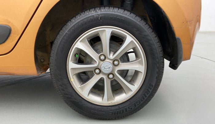2016 Hyundai Grand i10 ASTA 1.2 (O) VTVT, Petrol, Manual, 66,057 km, Left Rear Wheel