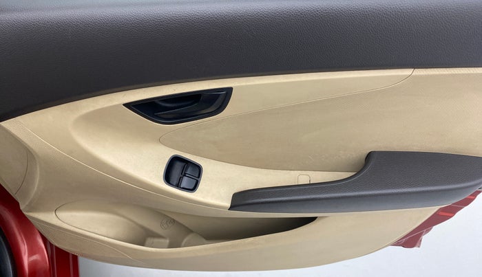 2014 Hyundai Eon MAGNA PLUS, Petrol, Manual, 31,639 km, Driver Side Door Panels Control
