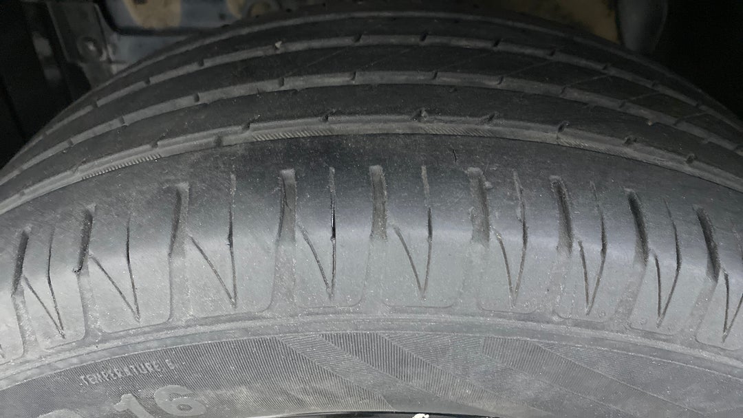 Left Front Tyre Tread