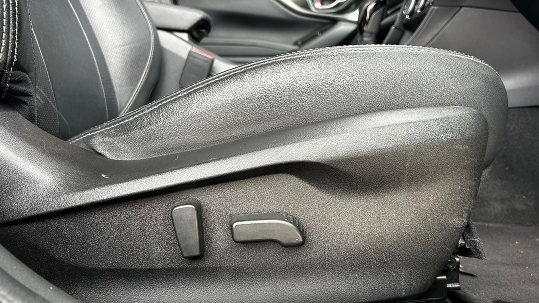 2018 Subaru Impreza 2.0i-s (awd), Automatic, 84296 km, Drivers Side Adjustment Panel