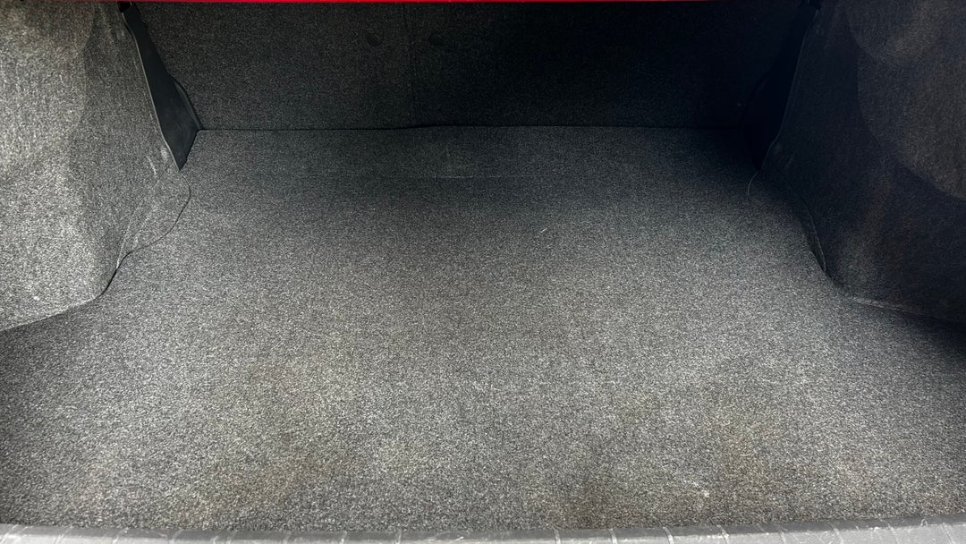 2018 Subaru Impreza 2.0i-s (awd), Automatic, 84296 km, Boot Inside View