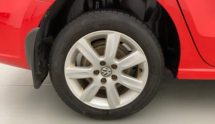 2012 Volkswagen Vento HIGHLINE 1.6 MPI, Petrol, Manual, 27,273 km, Right Rear Wheel