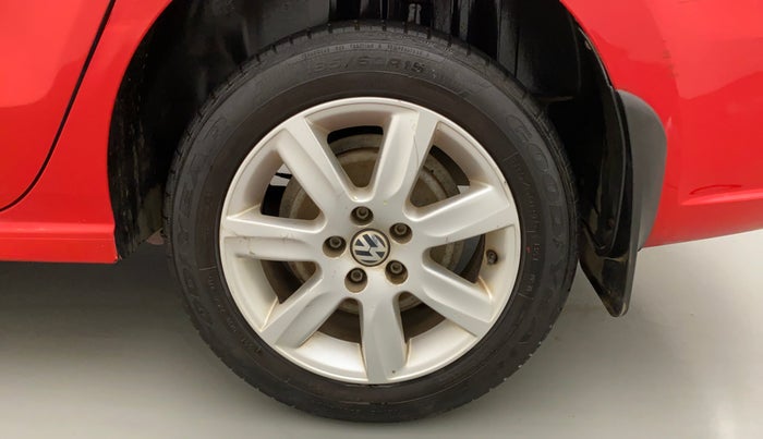 2012 Volkswagen Vento HIGHLINE 1.6 MPI, Petrol, Manual, 27,273 km, Left Rear Wheel