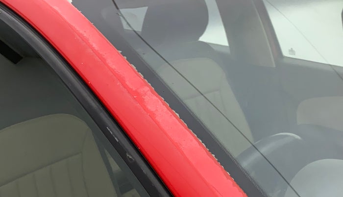 2012 Volkswagen Vento HIGHLINE 1.6 MPI, Petrol, Manual, 27,273 km, Right A pillar - Paint is slightly faded