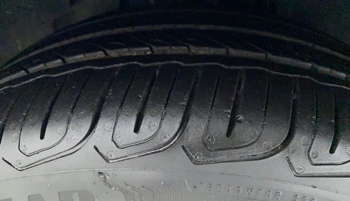 2022 Tata ALTROZ XM PLUS DIESEL, Diesel, Manual, 9,215 km, Right Front Tyre Tread