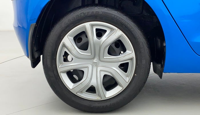 2022 Tata ALTROZ XM PLUS DIESEL, Diesel, Manual, 9,215 km, Right Rear Wheel