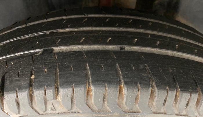 2018 Maruti Swift VXI, Petrol, Manual, 48,709 km, Left Rear Tyre Tread