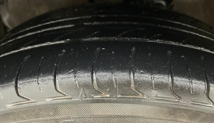 2018 Maruti Celerio VXI CNG D, CNG, Manual, 62,538 km, Left Front Tyre Tread