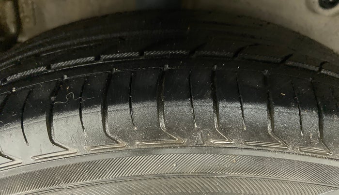 2018 Maruti Celerio VXI CNG D, CNG, Manual, 62,538 km, Right Rear Tyre Tread