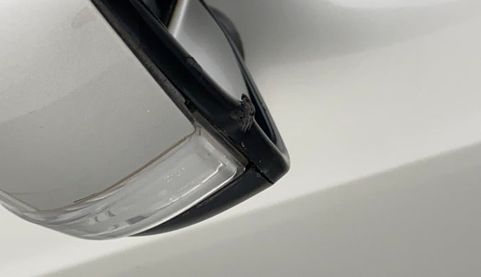 2017 Maruti IGNIS DELTA 1.2 AMT, Petrol, Automatic, 49,289 km, Left rear-view mirror - Cover has minor damage