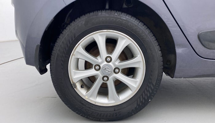 2015 Hyundai Grand i10 ASTA 1.2 AT VTVT, Petrol, Automatic, 67,643 km, Right Rear Wheel