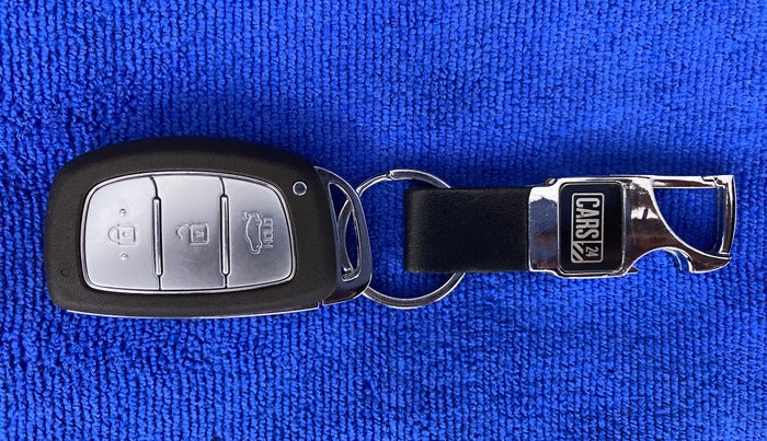 2015 Hyundai Grand i10 ASTA 1.2 AT VTVT, Petrol, Automatic, 67,643 km, Key Close Up