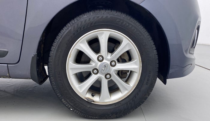 2015 Hyundai Grand i10 ASTA 1.2 AT VTVT, Petrol, Automatic, 67,643 km, Right Front Wheel